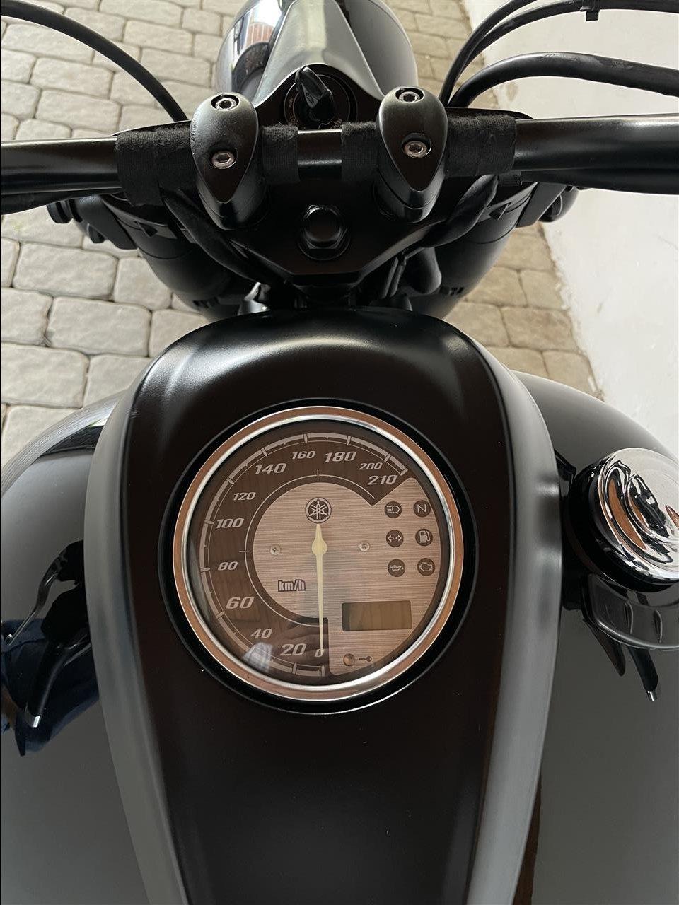YAMAHA-XVS950-CUSTOM-
