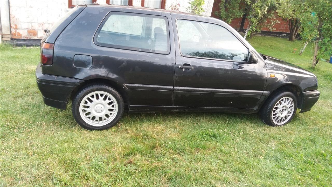 U-SHIT---VW-Golf-3-RKS