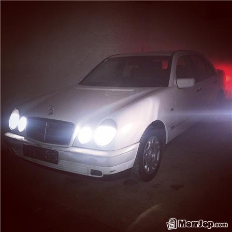 Mercedes-Benz--E220-U-SHIT-