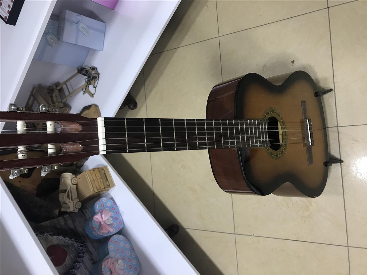 Gitare-klasike-