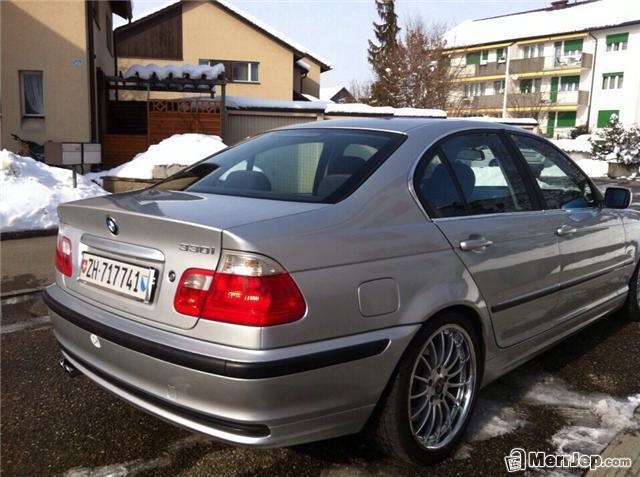 BMW-330--01