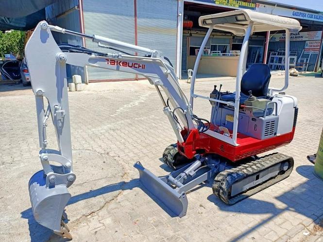 TAKEUCHİ-2008-MODEL MİNİ ESKAVATOR