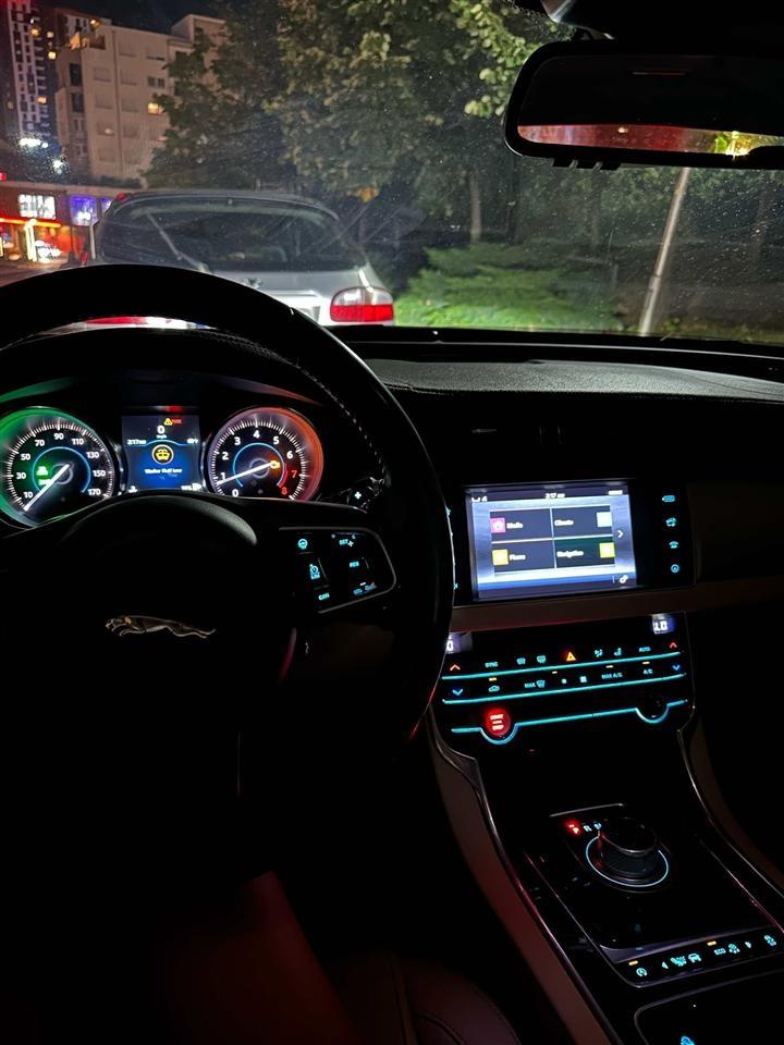 Jaguar-xf-35t-2016