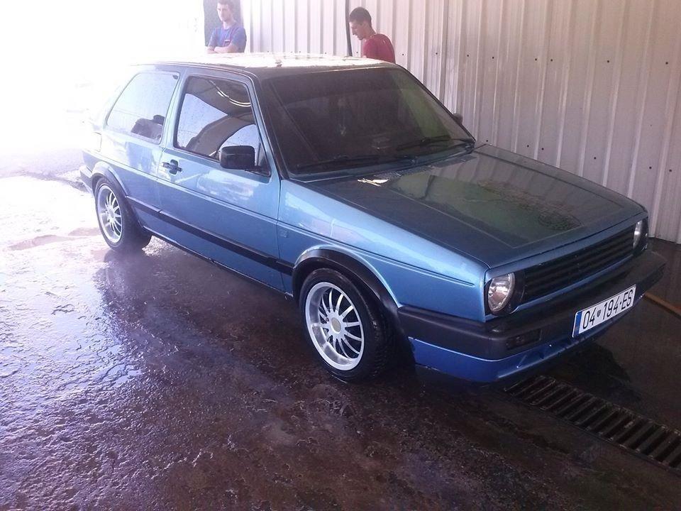 VW-Golf--88