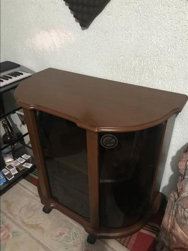 Komodë per TV 
