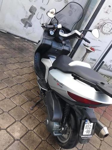 Shitet motorri 