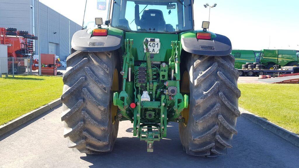 2004-John-Deere-8320