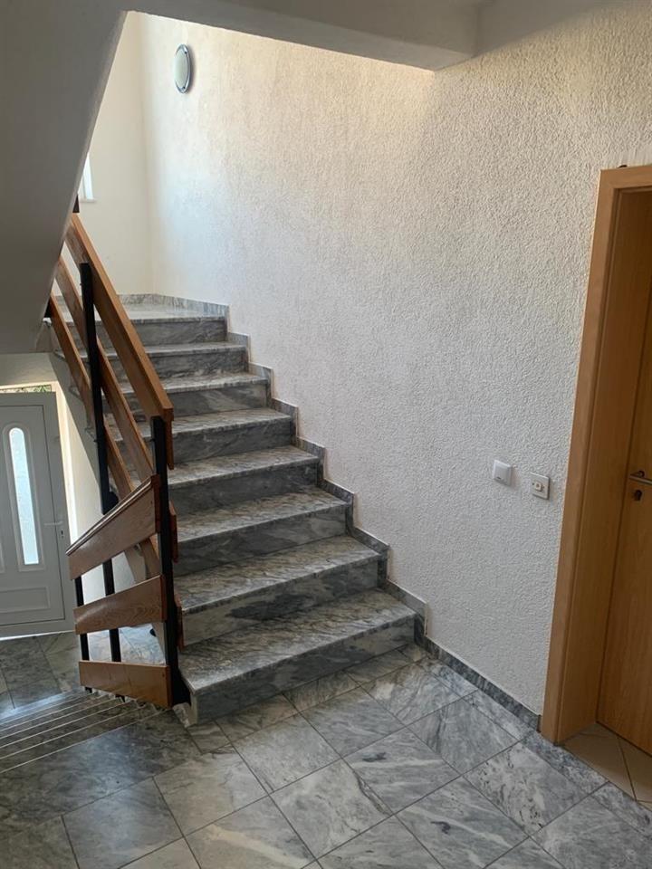 Shtëpia-në-shitje