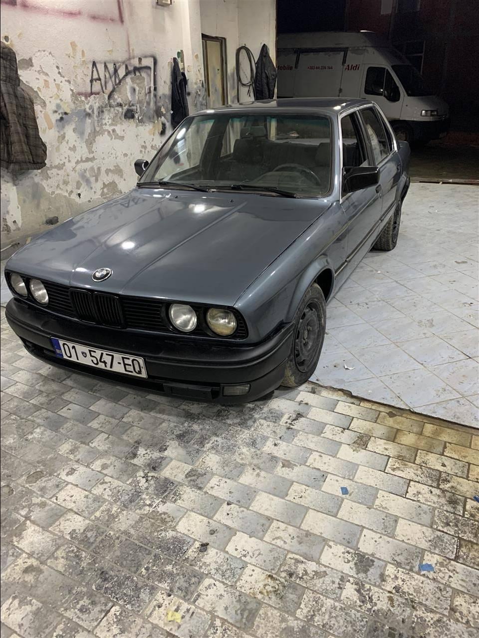 BMW-E30