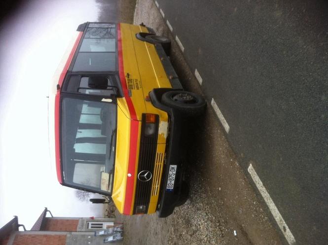 Mini bus 