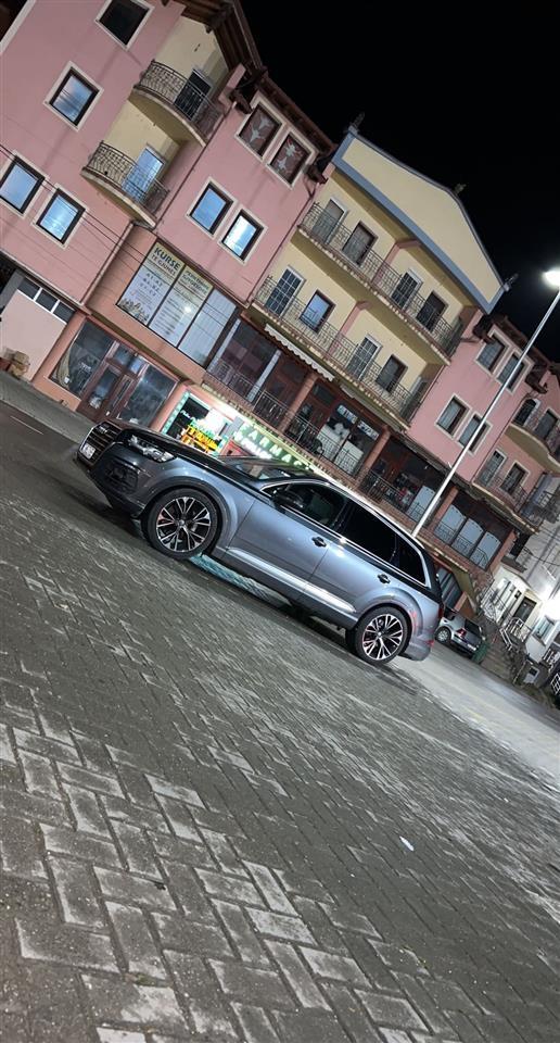 Shitet-Audi-Q7-2016