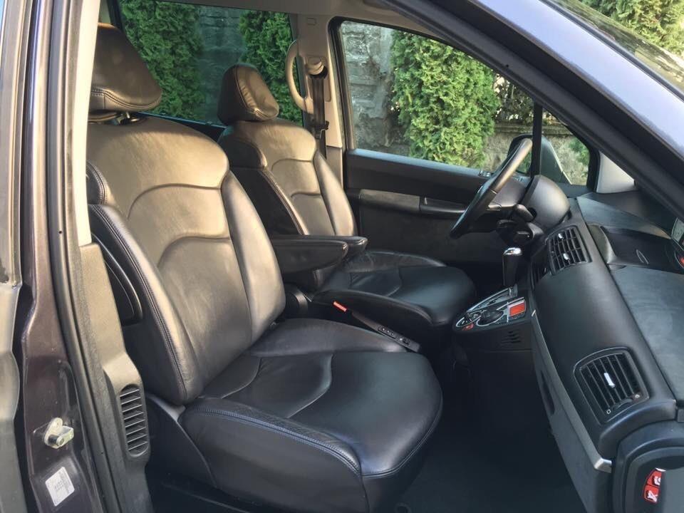 minivan