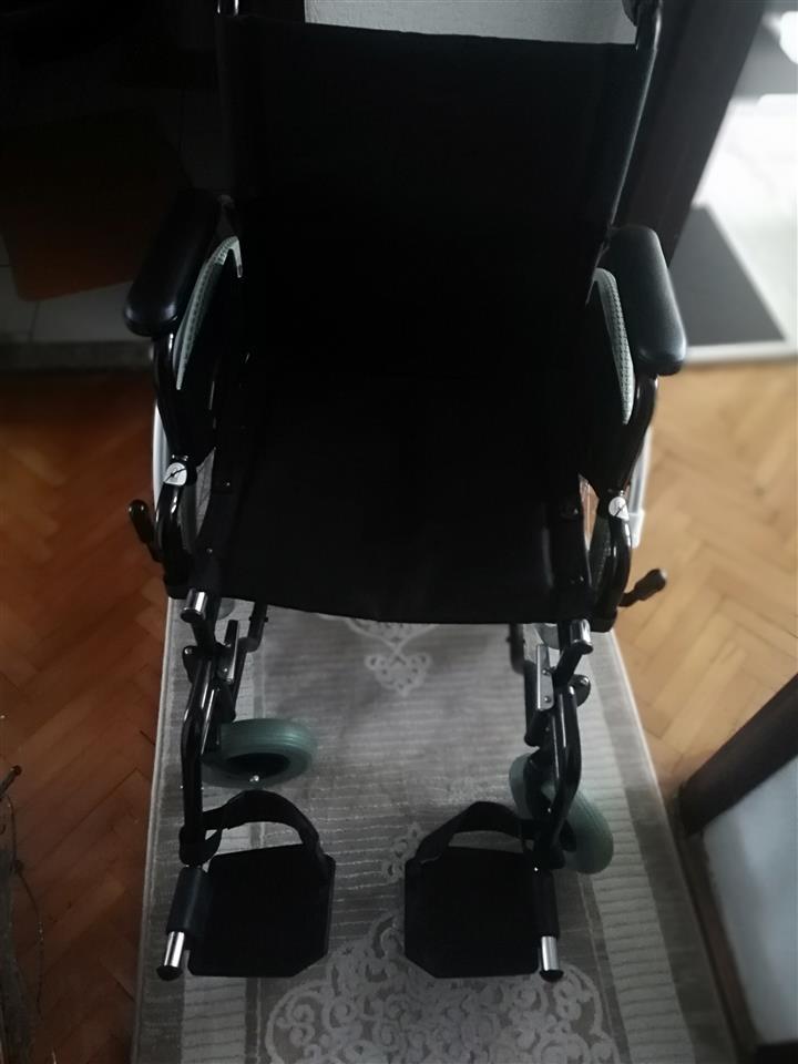 Karrocë-për-invalid
