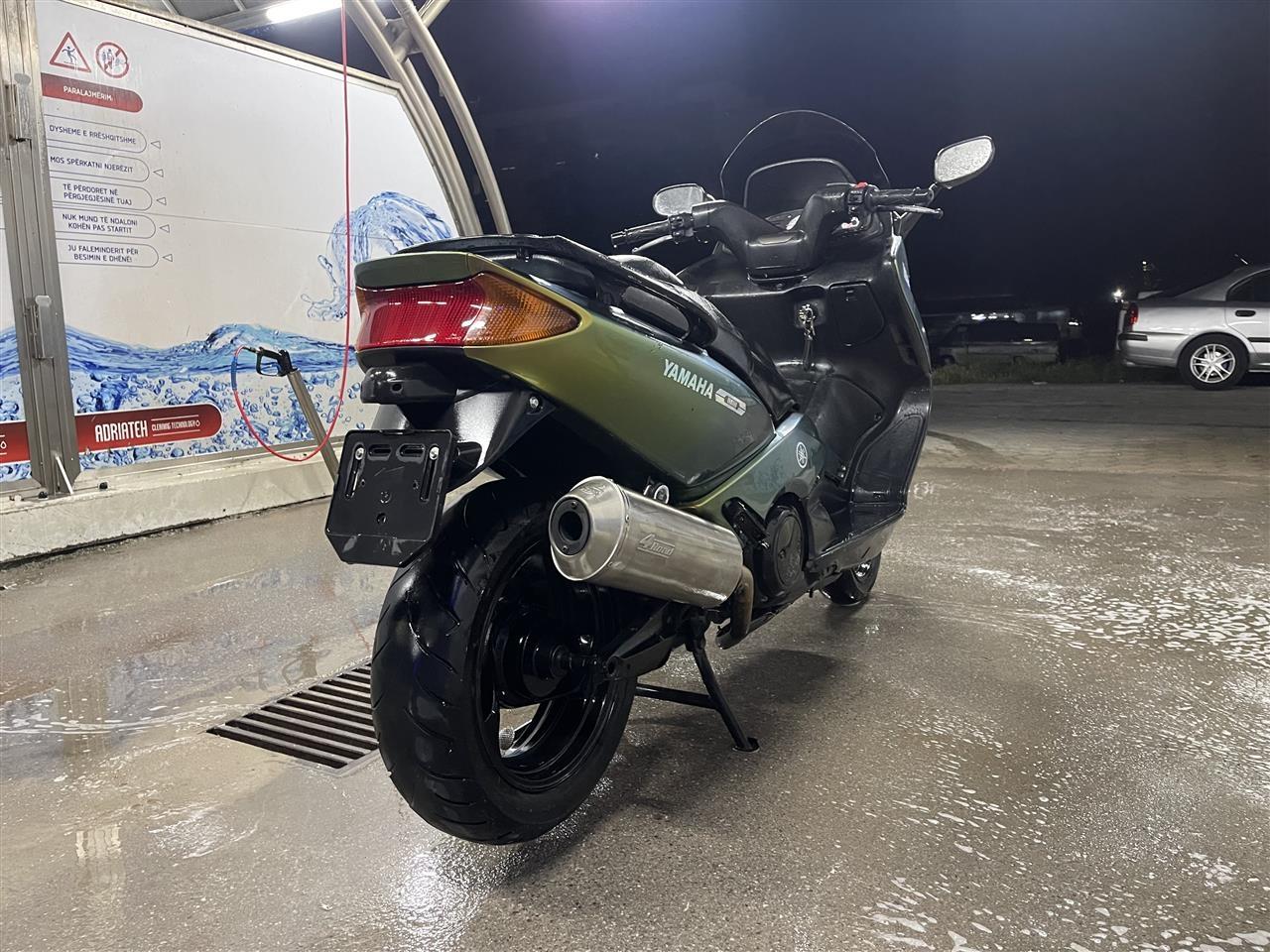 YAMAHA-TMAX-500cc-