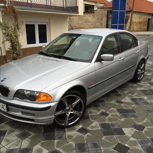 320i