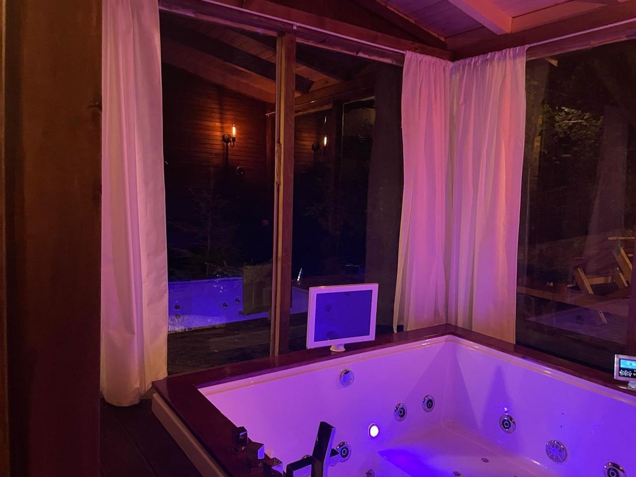 Jacuzzi